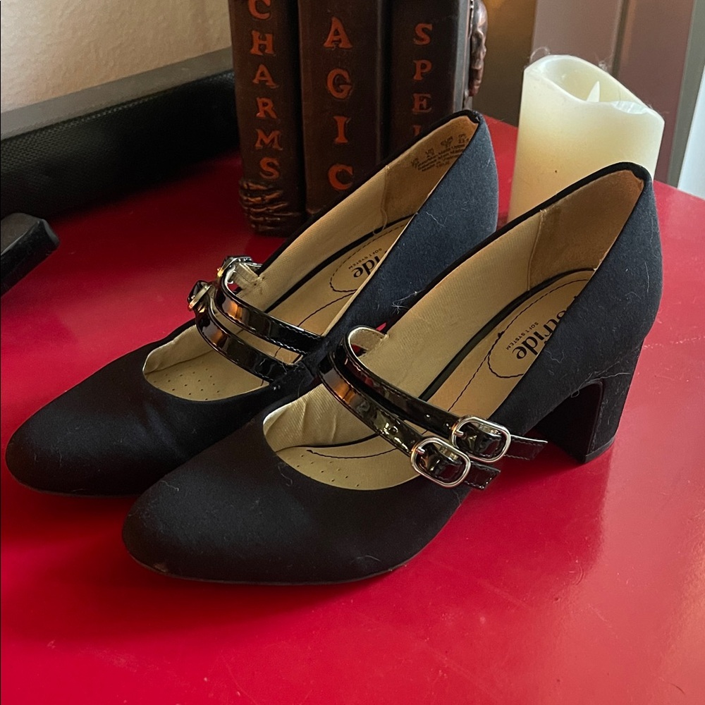 Life Stride Black Double Strap Heels